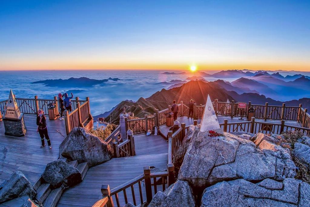 Khám Phá Đỉnh Núi Fansipan (Phan Xi Păng) Lengen tại Sapa Lào Cai