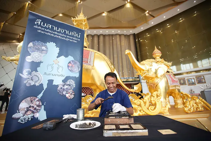 Review Trung Tâm Đá Quý Hoàng Gia Thái Lan World Gems Company